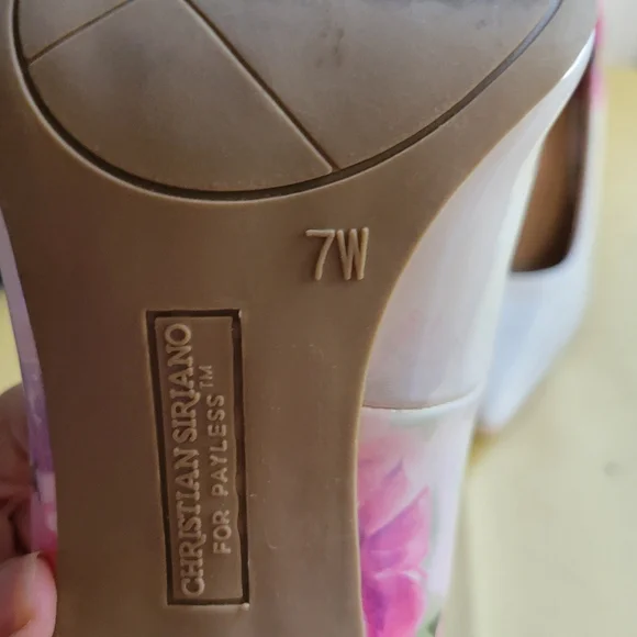 Women's Christian Siriano White Floral Heels Size 7W - Picture 8 of 9